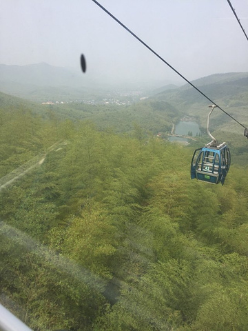 "风景不错值得一去，空气清新远离城市喧嚣。风景不错值得一去，空气清新远离城市喧嚣。价格稍贵。价格稍贵_宜兴竹海"的评论图片