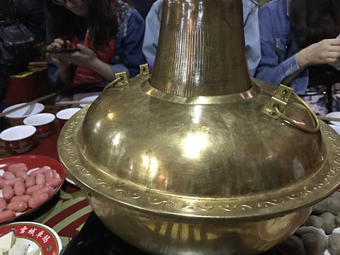 黄哈达之家藏羌烤羊晚会旅游景点图片