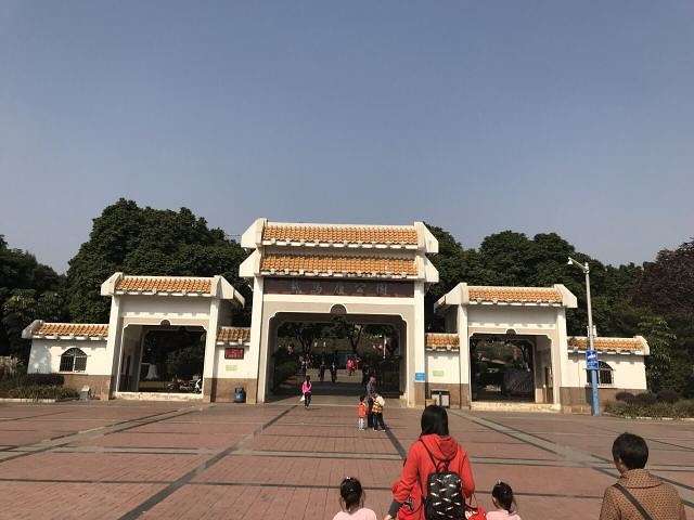 特别适合一家休闲漫步的好地方不过需要走比较远的路才能到节假日人