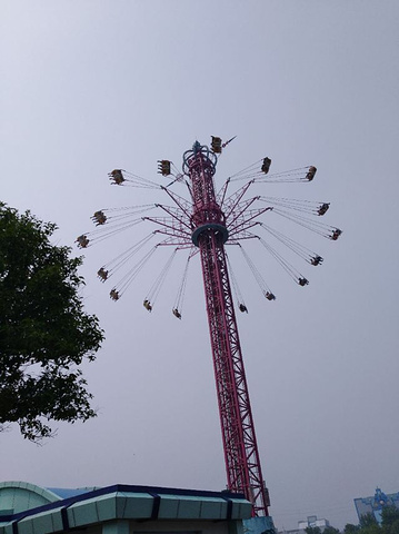 玩的但就是人真的是超级多啊不到9点就到了但就