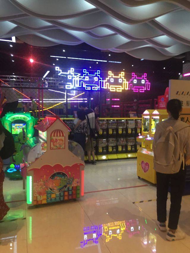 反弹蹦床公园(优托邦·奥体超级mall店)