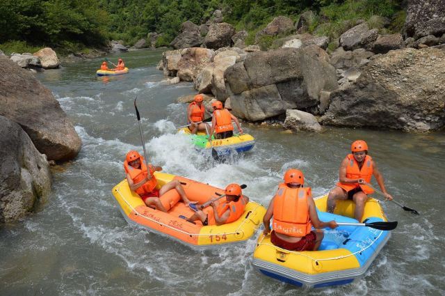 菖溪河漂流旅游度假区