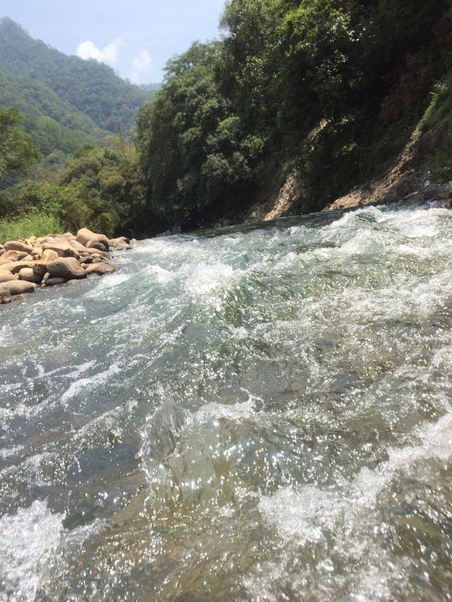 石龙溪漂流