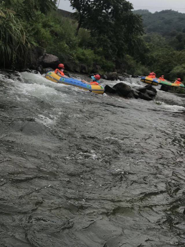 千岛湖鱼跃龙门漂流