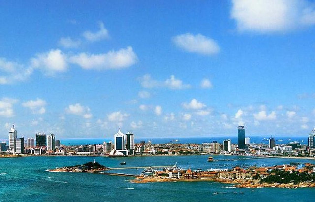 青岛市内崂山一晚二天大巴经典游{青岛百年标志——【栈桥】,琴峪飘灯