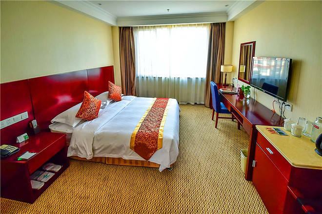 酒店入住1晚 2份早餐 威海华夏城票/成人票 神游海洋世界套票2选1景点