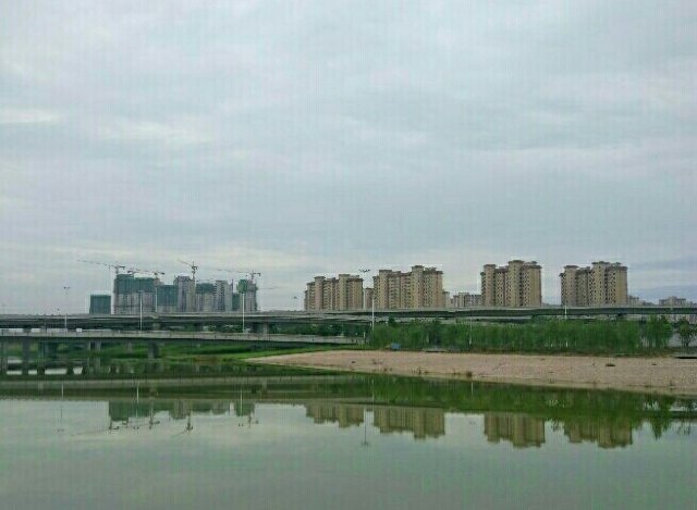 泰山村龙翔千稼集旅游风景区