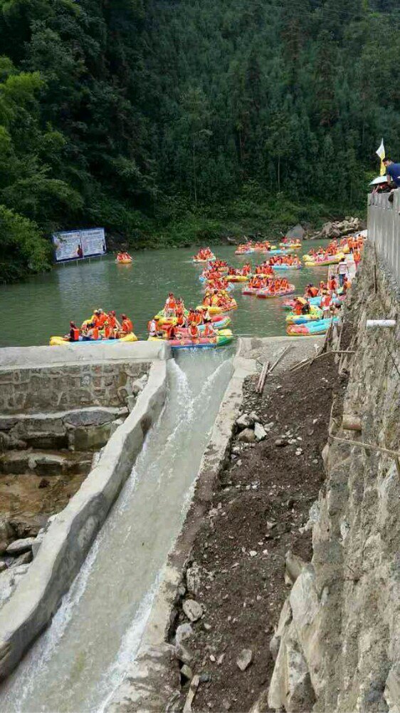 龙门大峡谷漂流