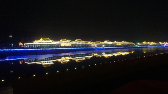 古莱坞梦幻温泉水世界