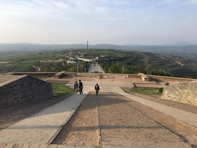 昭陵是唐太宗李世民和长孙皇后合葬陵墓位于礼泉县九宗山之山群山环绕