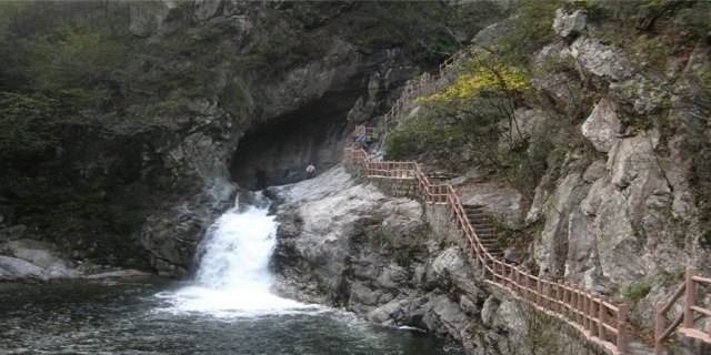 湖北大别山主峰景区