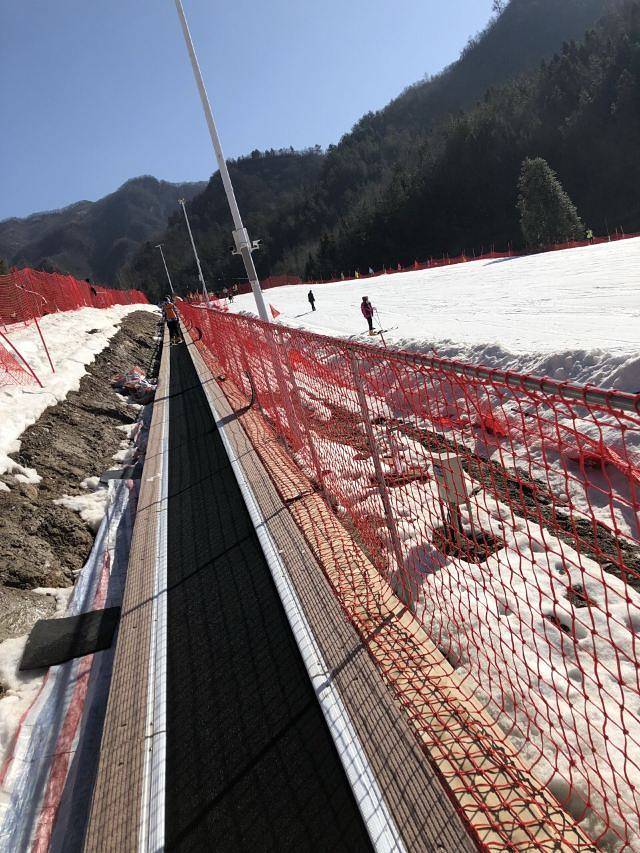 武当国际滑雪场