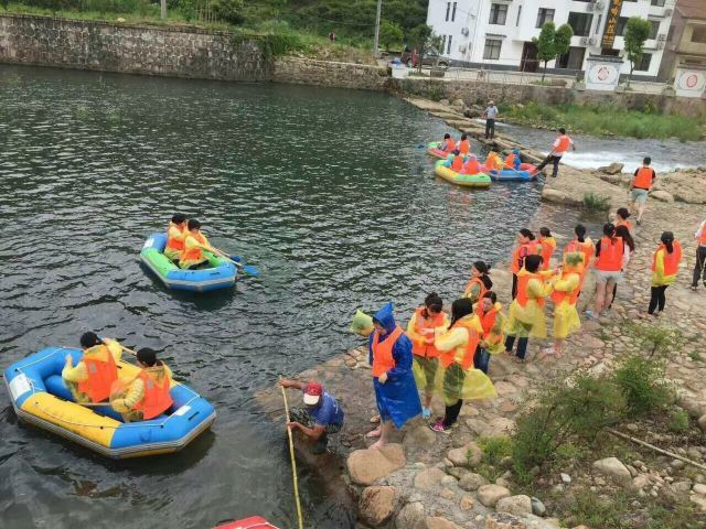 九曲天河漂流景区