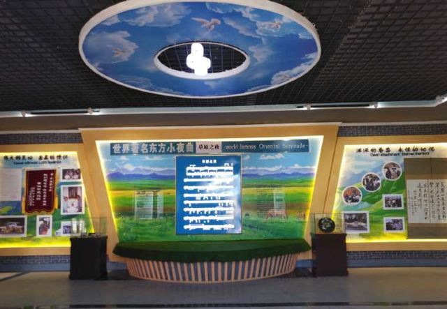 可克达拉旅游草原之夜风情园