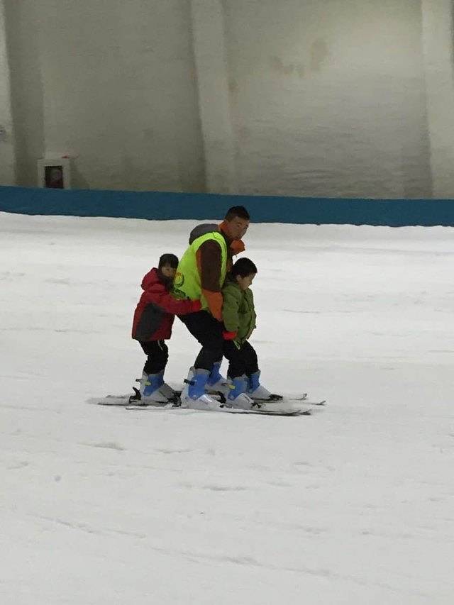 天鹅堡室内滑雪场