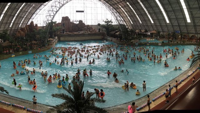 达旗万通蒙根花温泉水世界