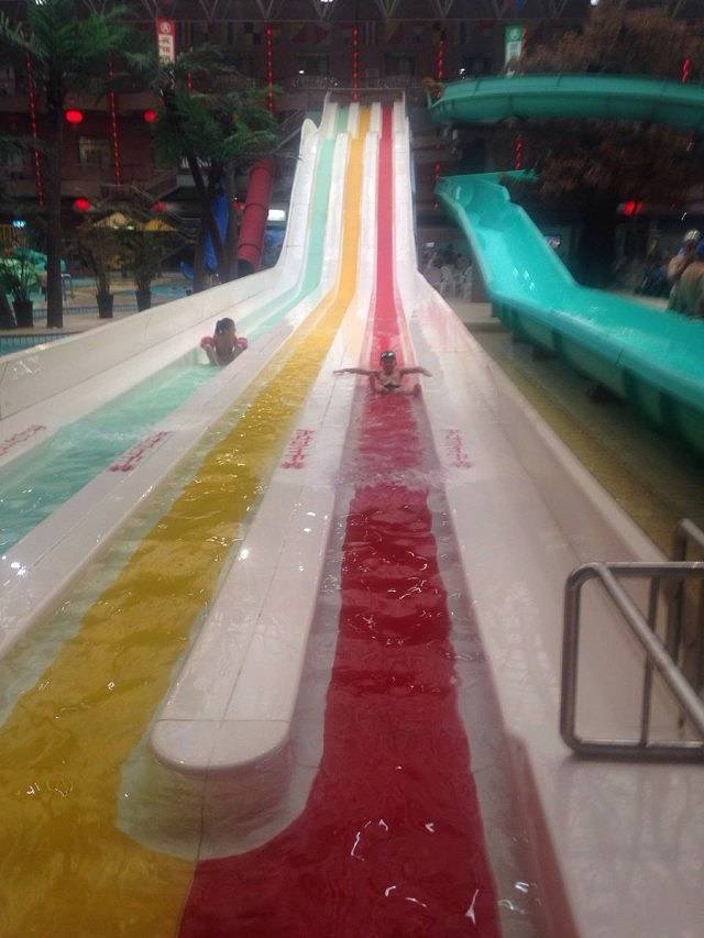 阿尔滨水上乐园