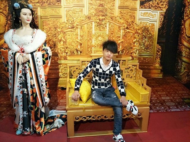 大自然趣味蜡像馆(贵都世纪广场)