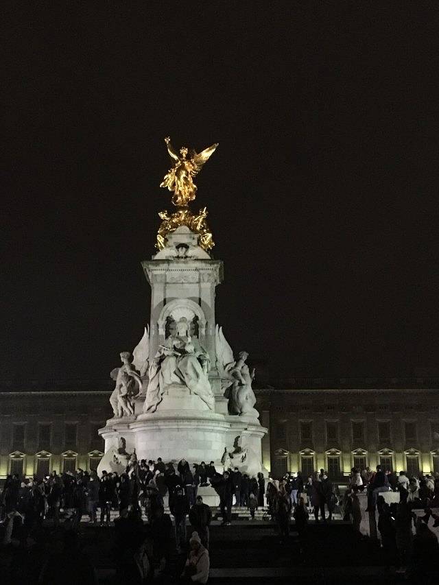 白金汉宫国王画廊