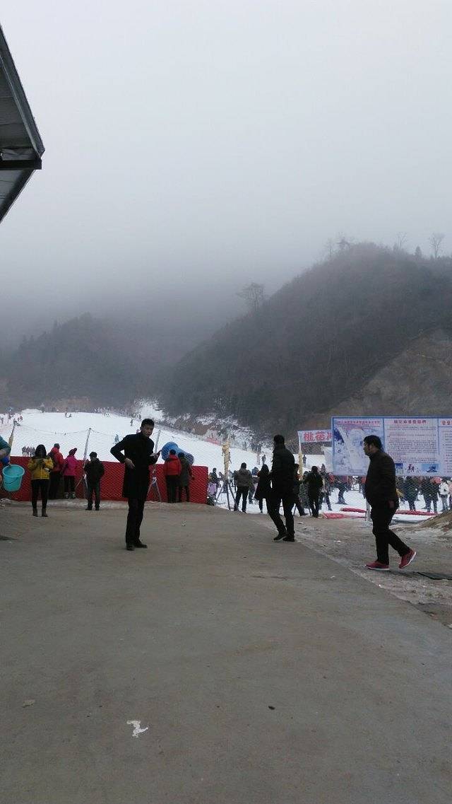 黄冈桃花冲滑雪场