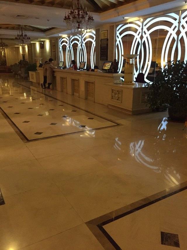 艺海假日酒店洗浴中心