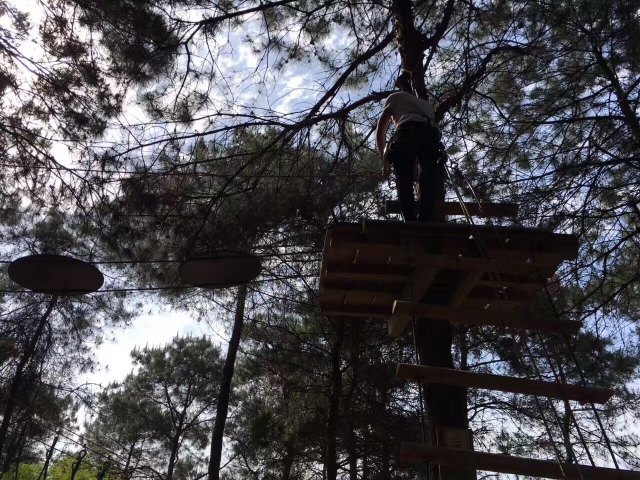 飞越丛林探险乐园