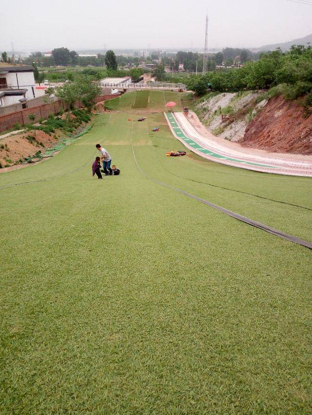 龙山蜡像馆景区