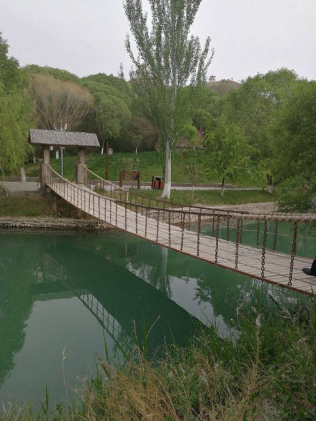 乌什县燕泉山风景区
