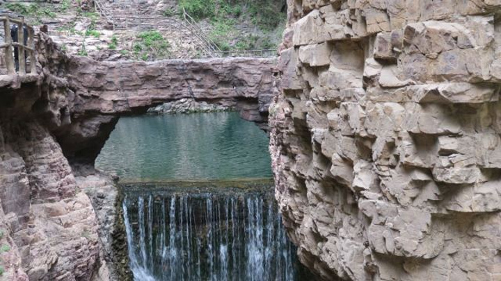 "门票可以分两天入园，风景很美，特别是桃花谷，门票包含景区内的旅游车_太行大峡谷景区"的评论图片