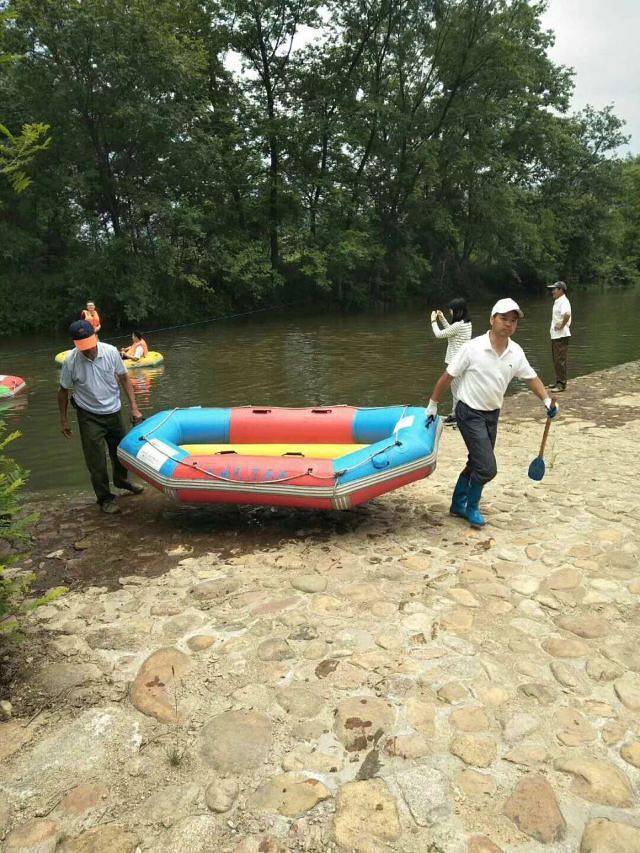 九曲天河漂流景区