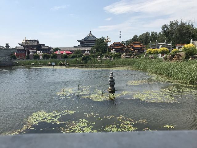 "景色挺美的，各种小的展览有好多，就是有些展览馆有些破旧了，也没有好好维护，但待在长廊或者亭子里..._沈阳三农博览园"的评论图片