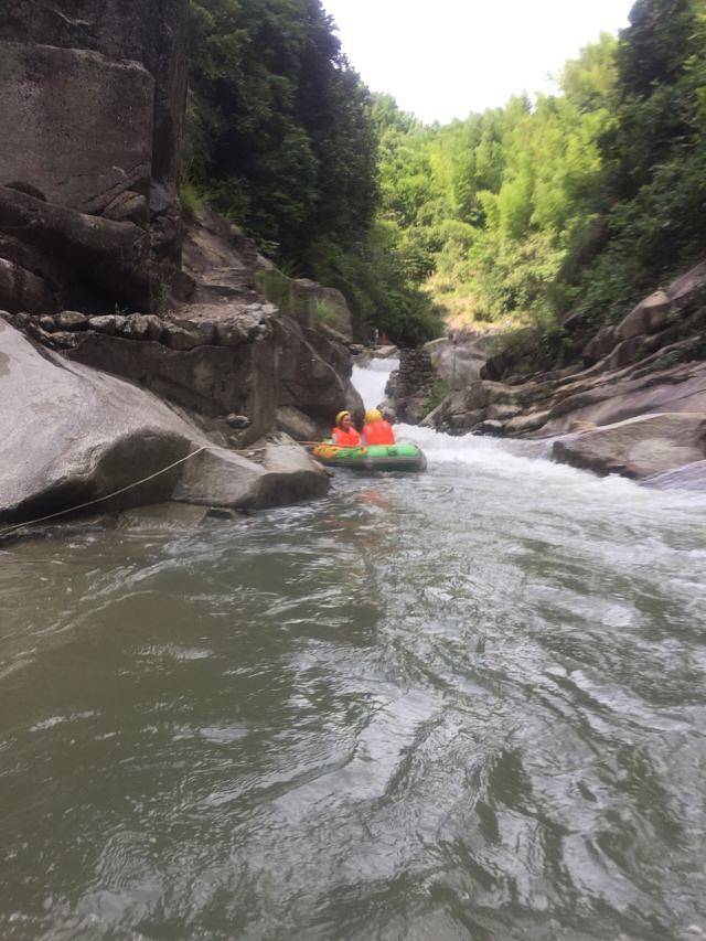 万龙峡漂流