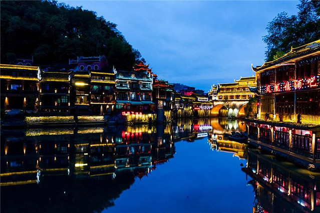 凤凰九景篝火晚会2日游