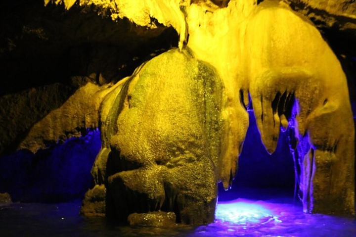 门票150,车票15特别不值得!行程上先旱洞,然后水洞,地址博物馆!