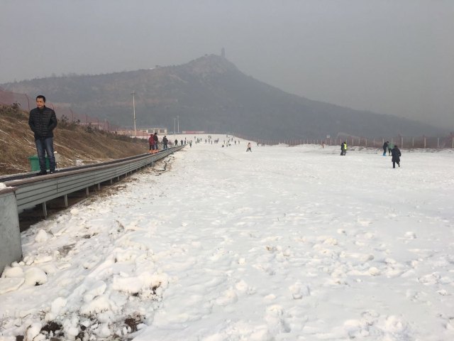 滦州研山滑雪场