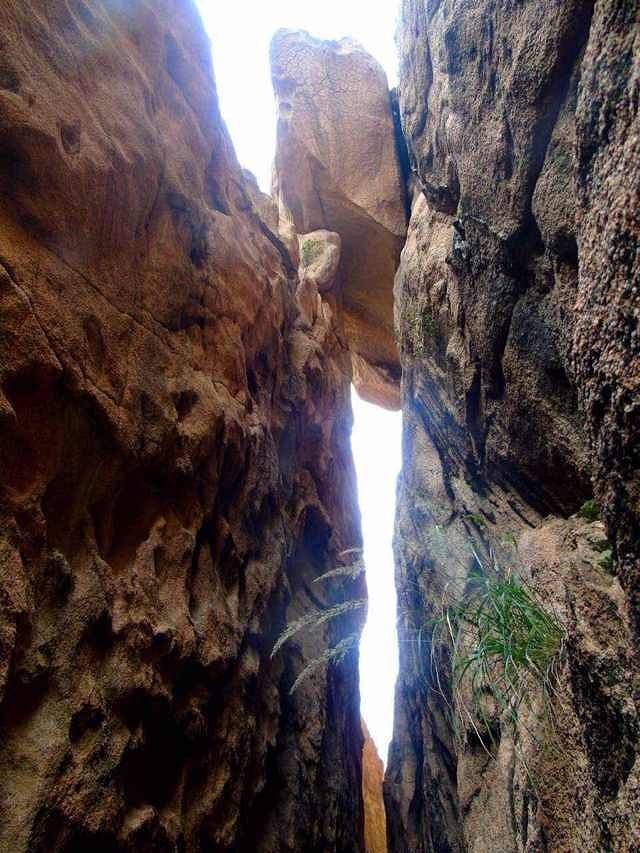 宁城县藏龙谷国家AAA级自然风景区