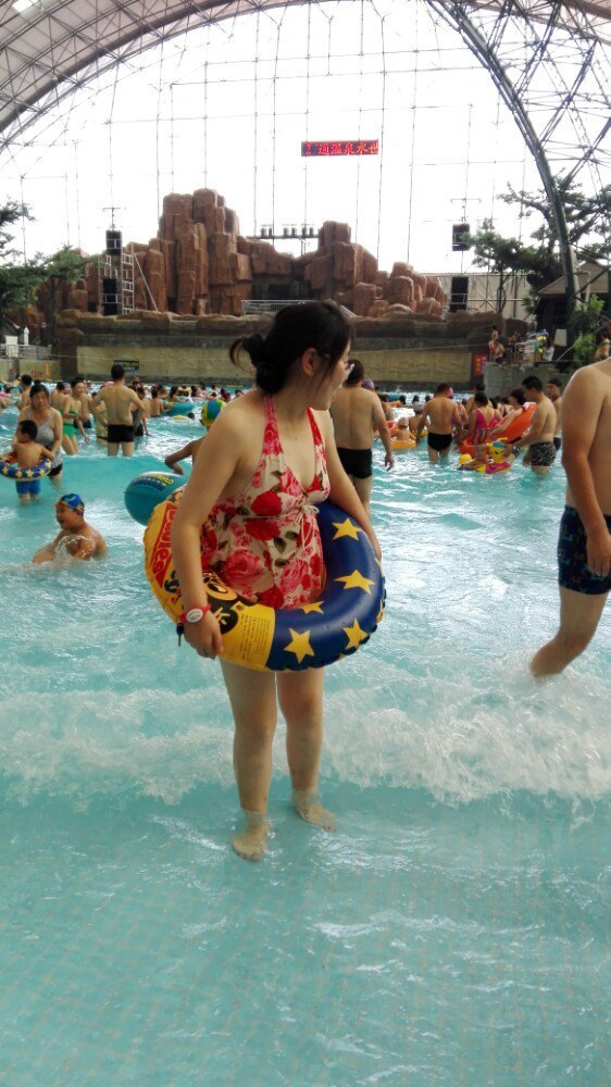 达旗万通蒙根花温泉水世界