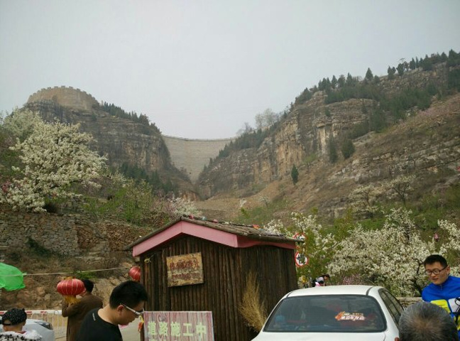 "这是临沂最好的景点，爬上山一点都不累，自从挖出宝贝后，来玩的人更多了，空气最新鲜，有地下冰宫，..._天上王城景区"的评论图片