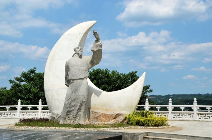 在唐代的诗词界更是傲视群雄,李白故里山清水秀,江油的交