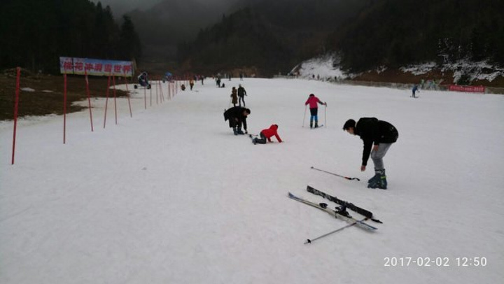 "_黄冈桃花冲滑雪场"的评论图片