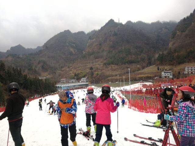 武当国际滑雪场