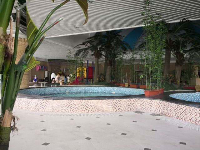 京东第一温泉度假村