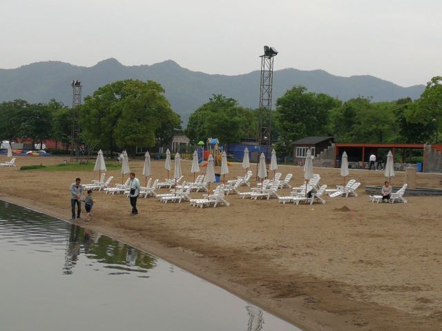 东钱湖随风沙滩