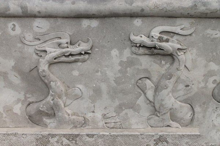 赵州桥》华北四宝赵州桥,敞肩石拱七米高