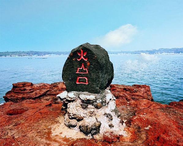 始推广的小岛,因此商业气息不是很重,岛上还没完全开发好,因此显得