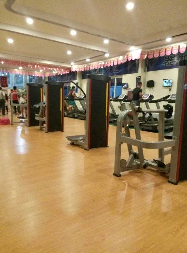 栖桐游泳健身会所