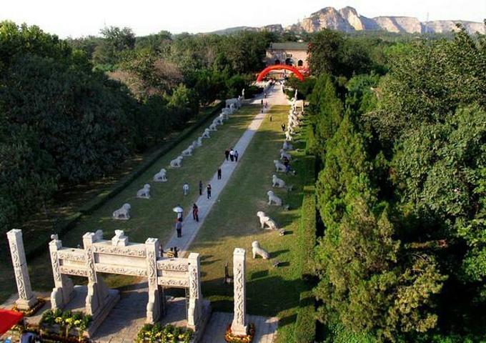 比较大,可以带着孩子一起去看看古文化建筑,了解那一段历史_潞王陵&