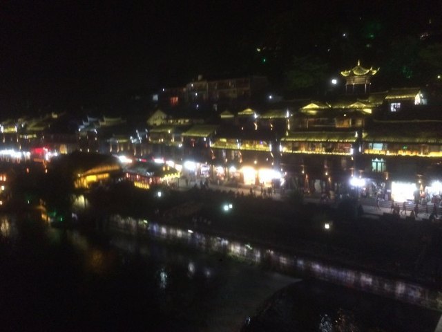 《梦幻沱江篝火晚会》演出