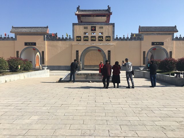每个地坑院都还不错,但是游玩性不强,很多地方还在开发,除了大门之外