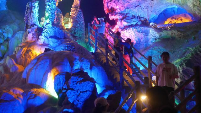 巴人河生态旅游区(三峡女人谷)